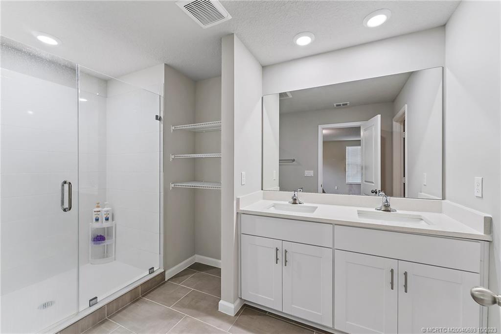 3917 SE Mentmore Lane