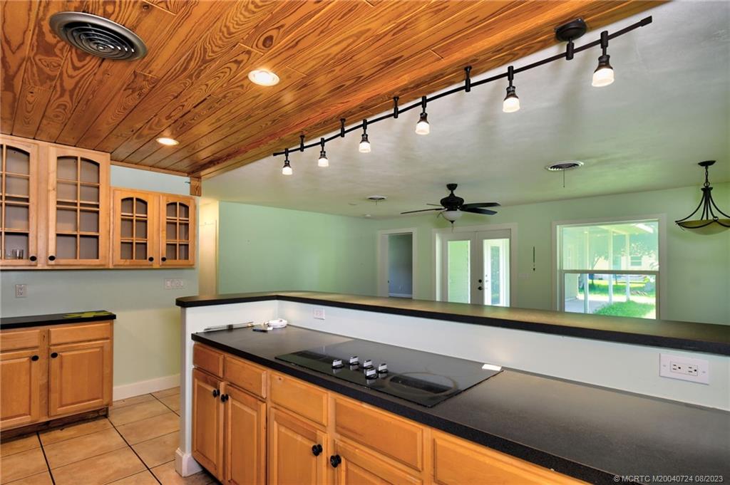 1047 NE Kubin Avenue