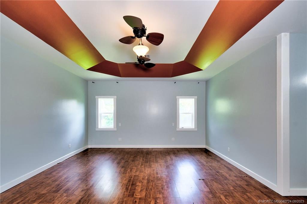 1047 NE Kubin Avenue