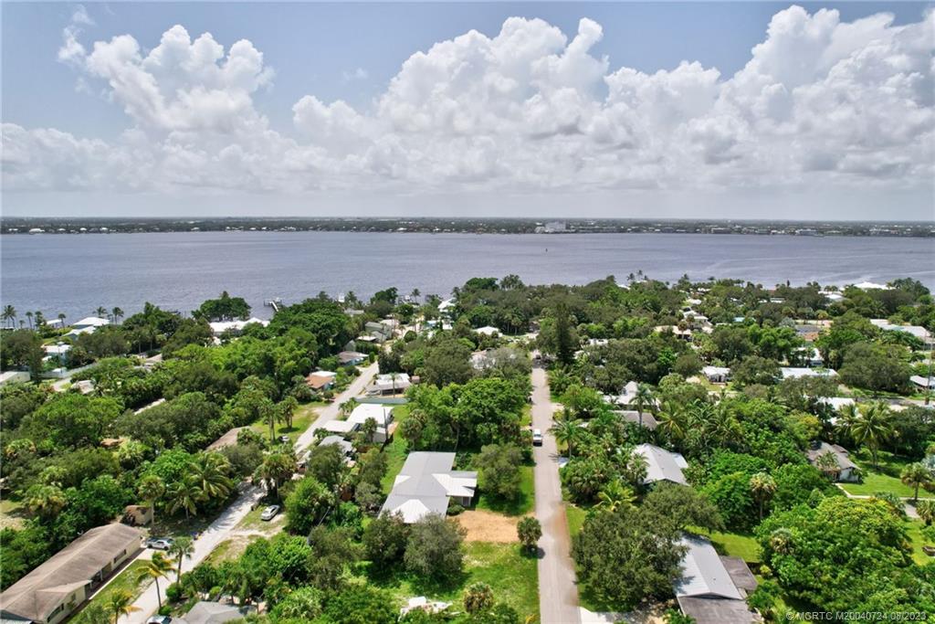 1047 NE Kubin Avenue