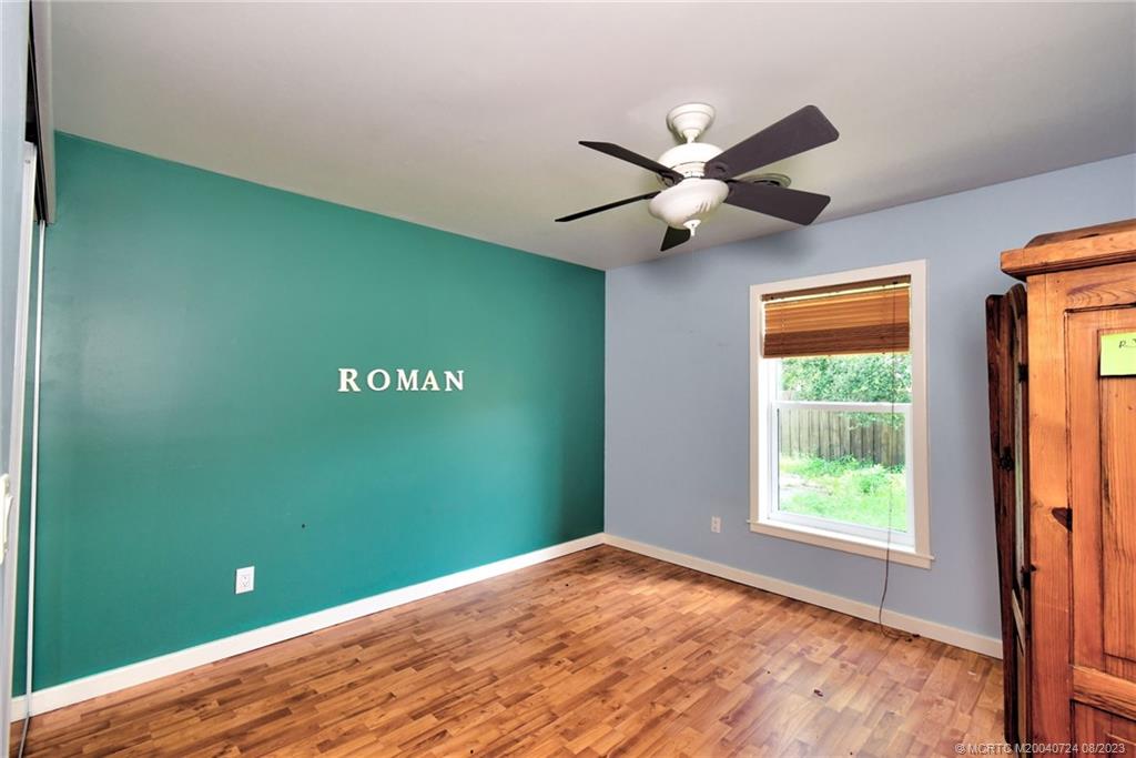 1047 NE Kubin Avenue