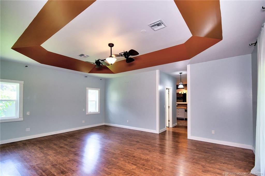 1047 NE Kubin Avenue