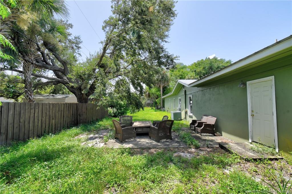 1047 NE Kubin Avenue