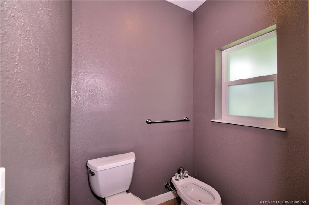 1047 NE Kubin Avenue