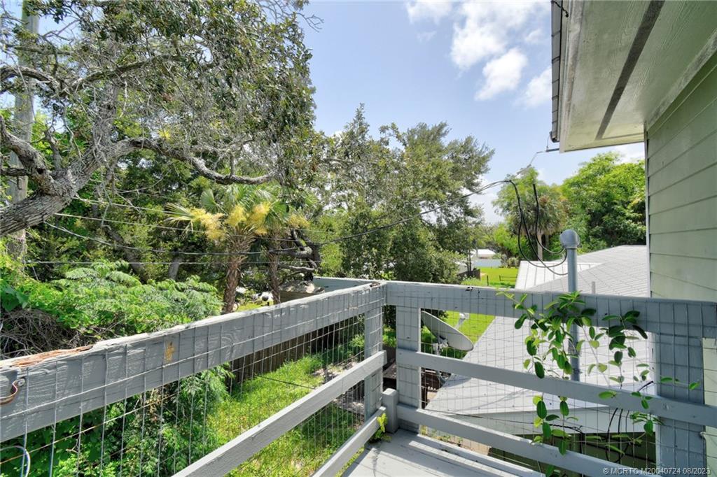 1047 NE Kubin Avenue