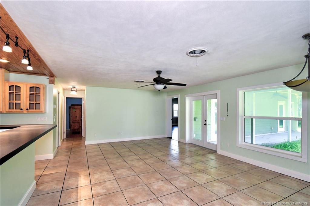 1047 NE Kubin Avenue