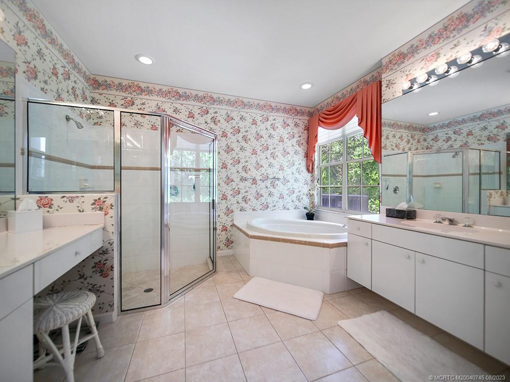 2855 NE Sewalls Landing Way