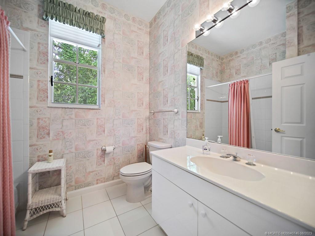 2855 NE Sewalls Landing Way