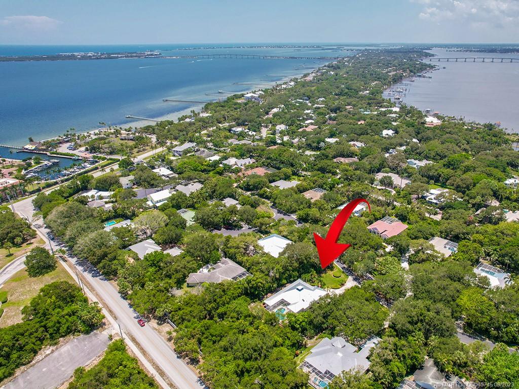 2855 NE Sewalls Landing Way