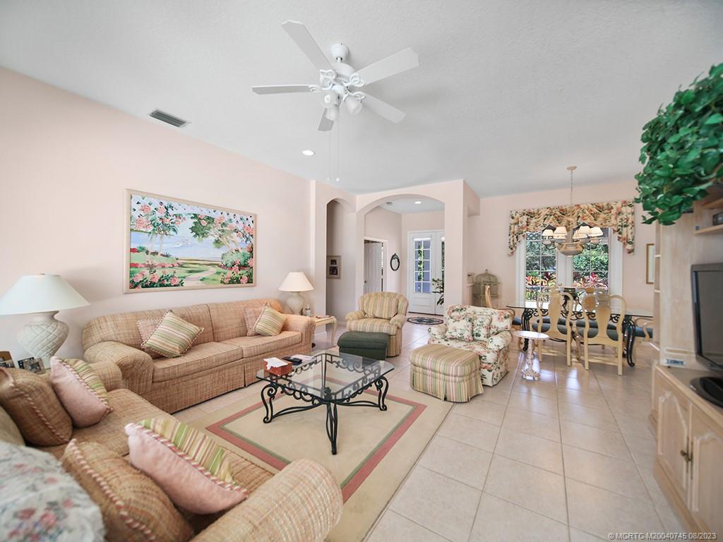 2855 NE Sewalls Landing Way