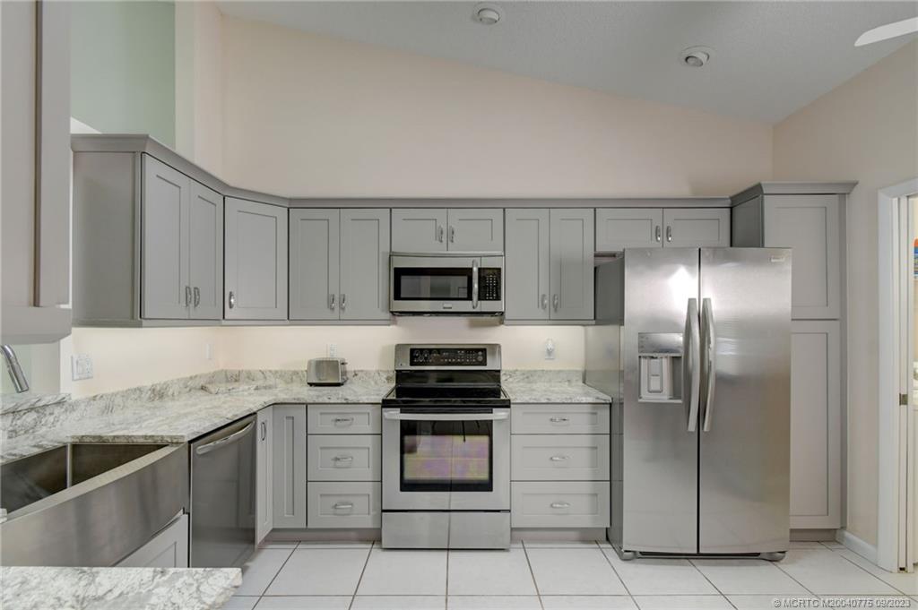 3709 SW Whispering Sound Drive