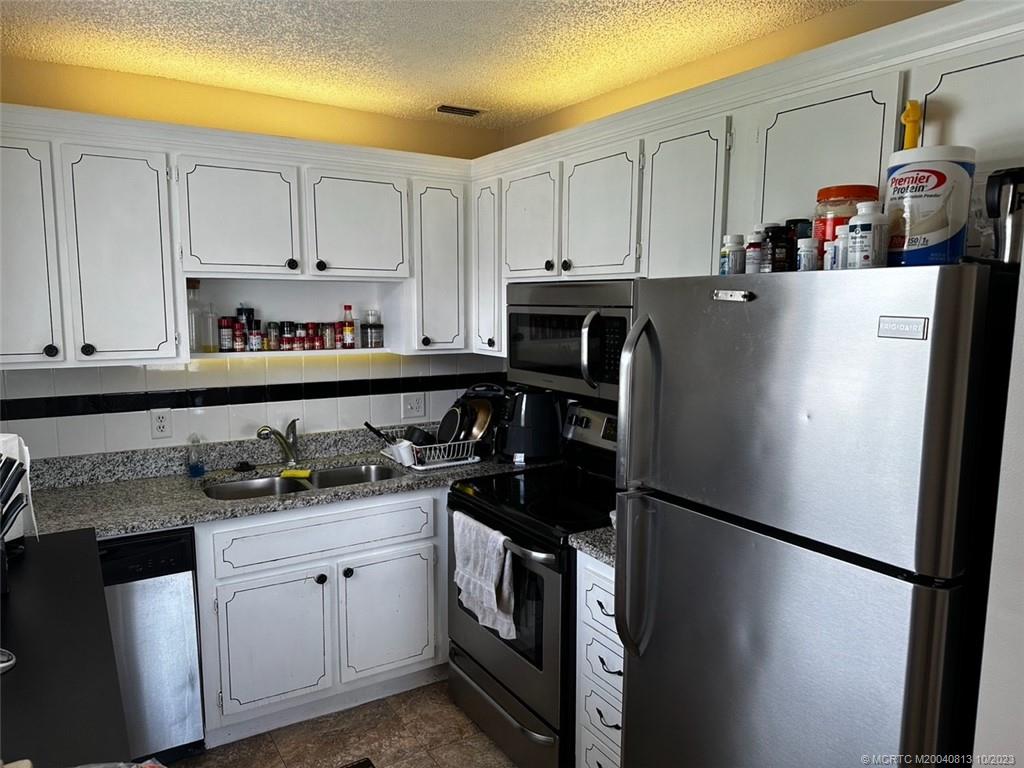 1225 NW 21st Street 4-2410