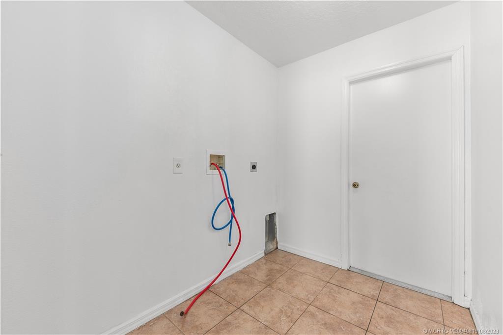 2390 SE Haddon Street