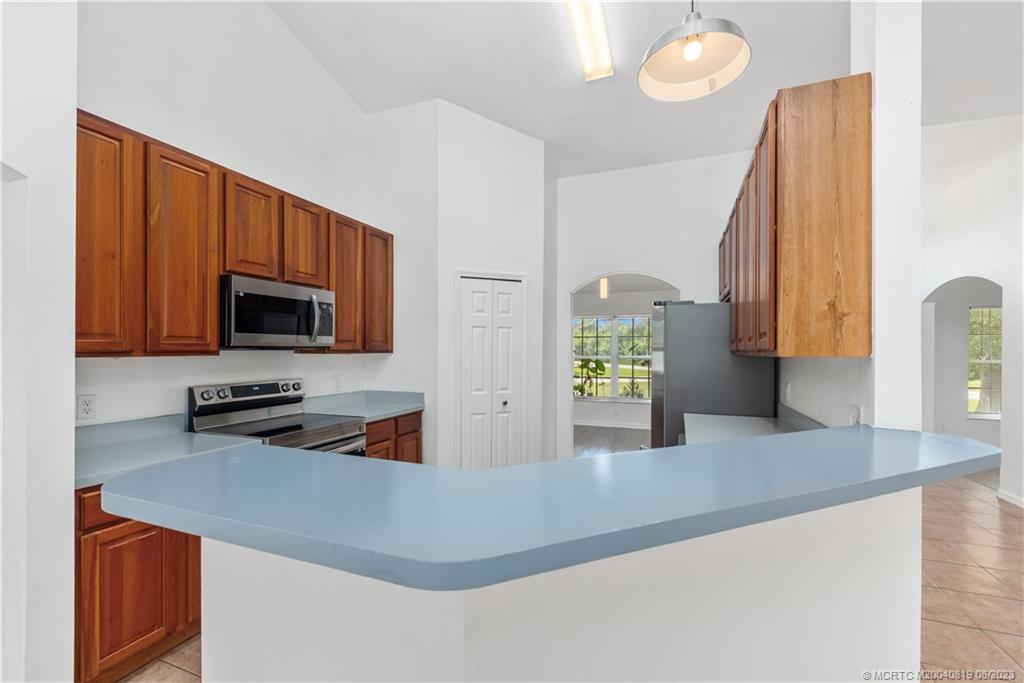 2390 SE Haddon Street