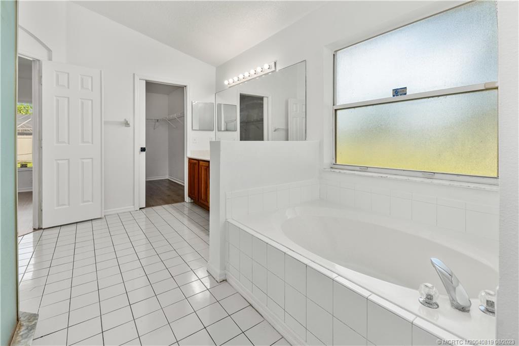 2390 SE Haddon Street