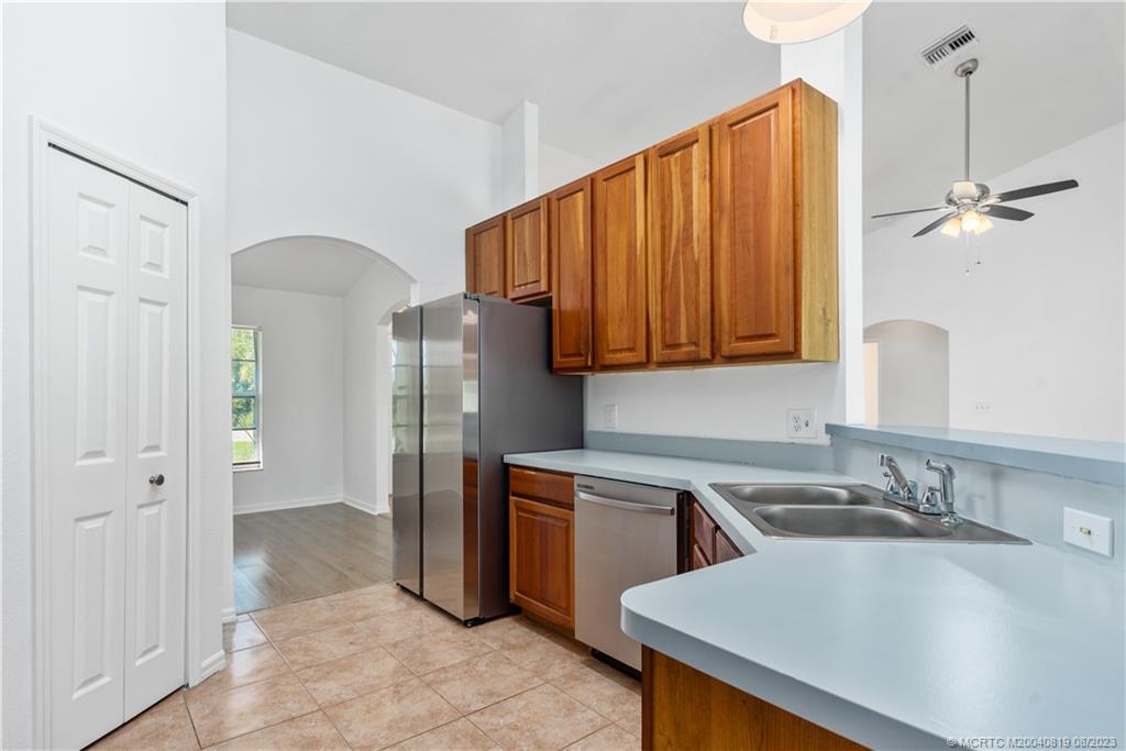 2390 SE Haddon Street