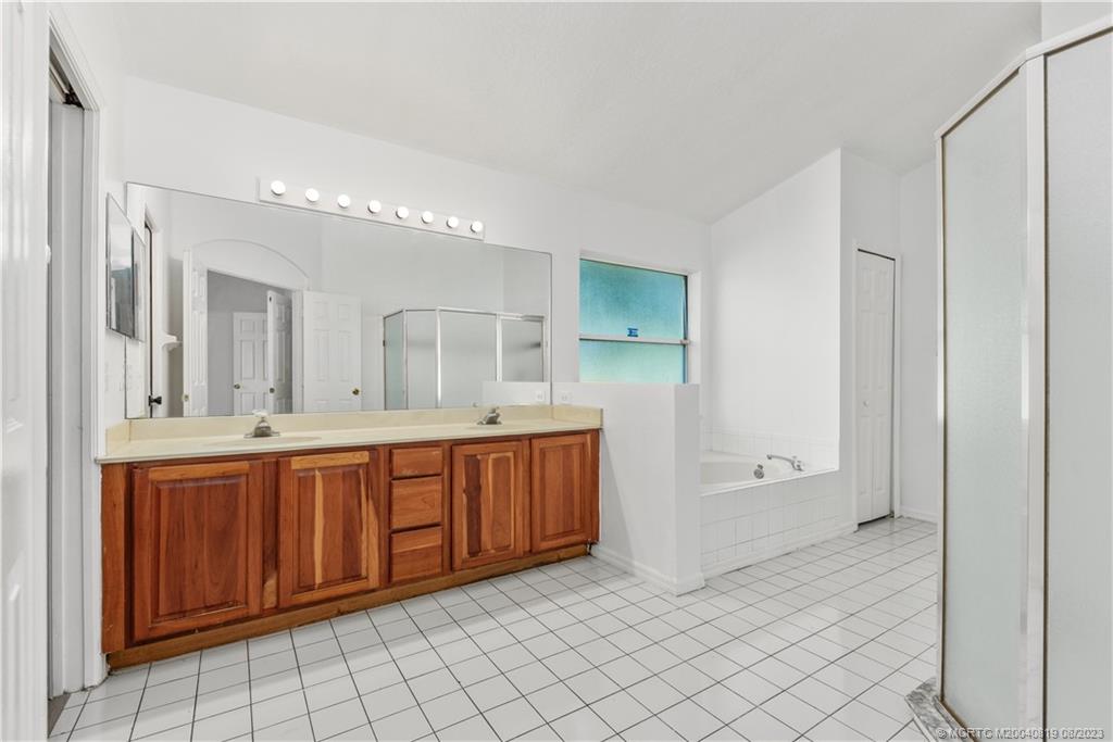 2390 SE Haddon Street