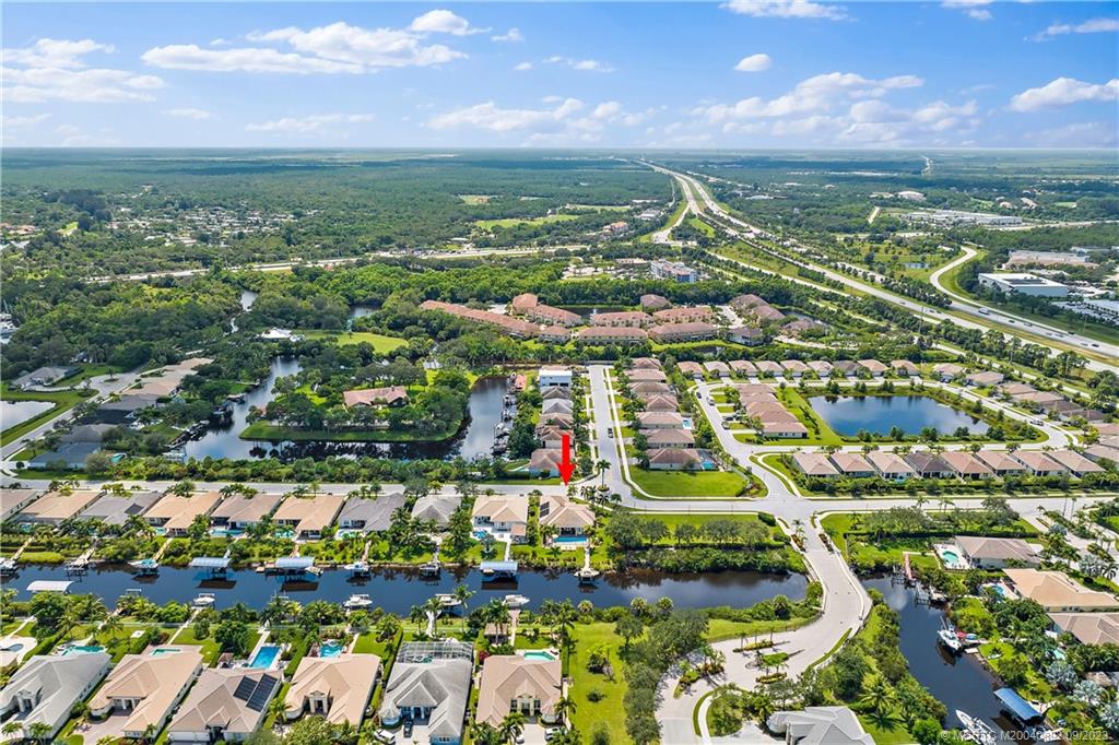 587 SW Lost River Road