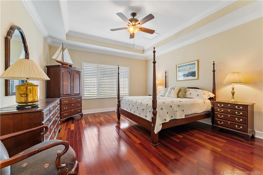 587 SW Lost River Road