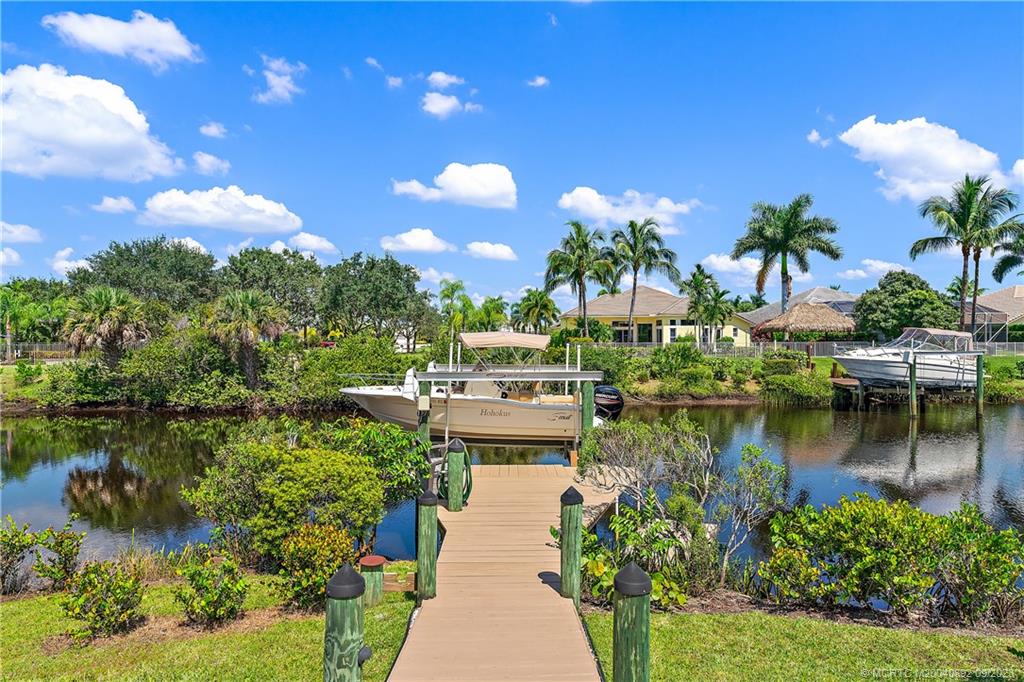 587 SW Lost River Road