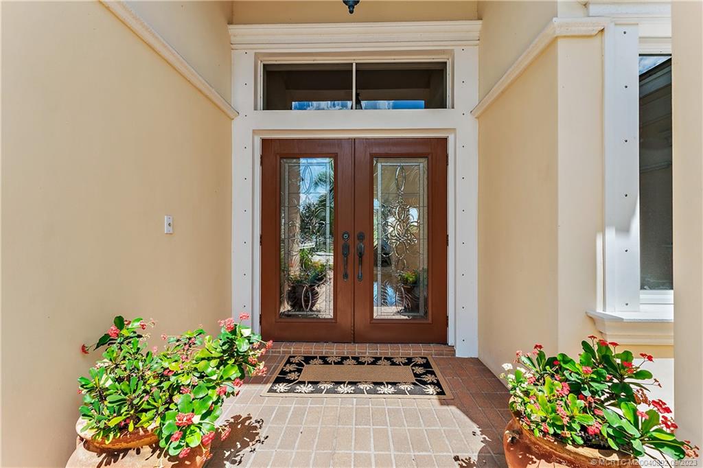 587 SW Lost River Road