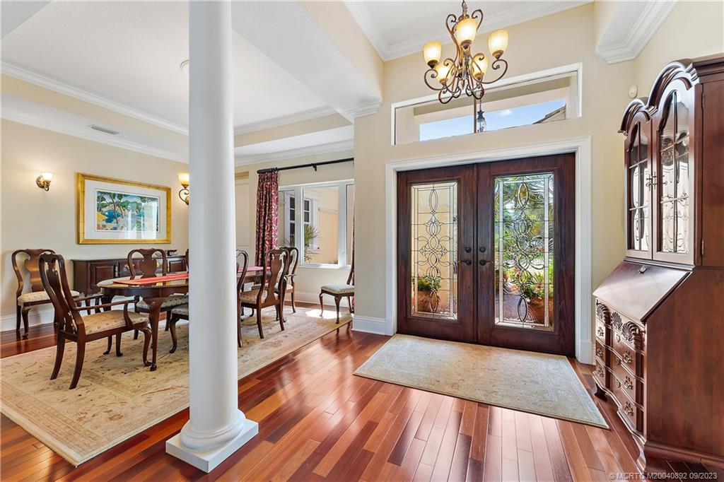 587 SW Lost River Road