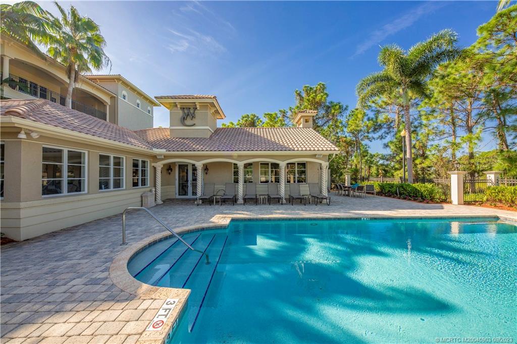 946 SE Willoughby Trace