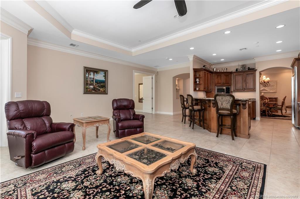 946 SE Willoughby Trace