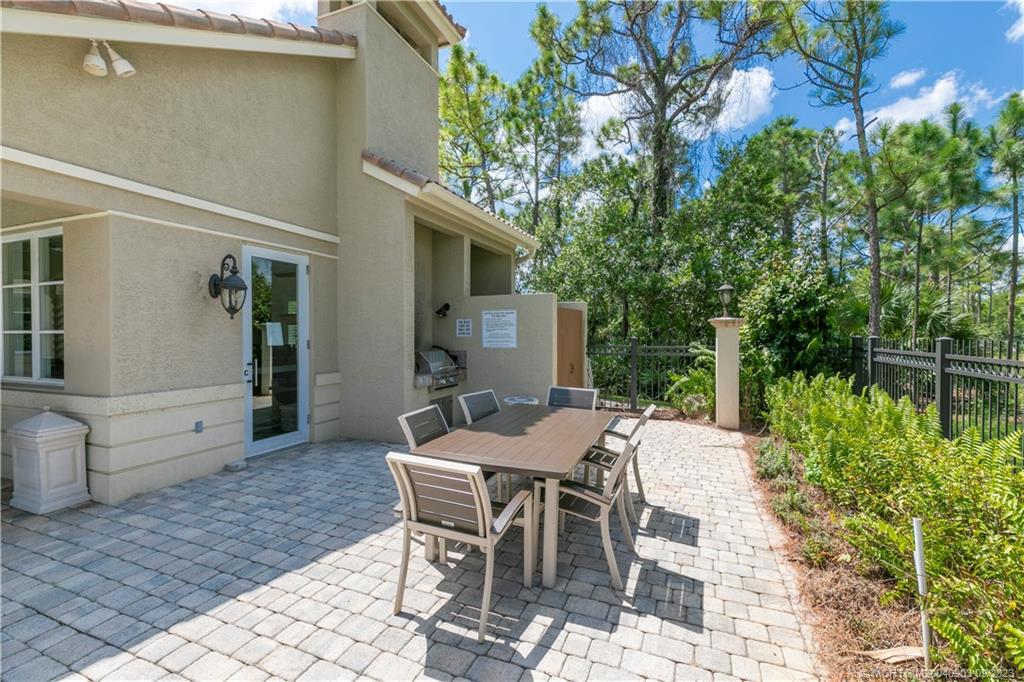 946 SE Willoughby Trace