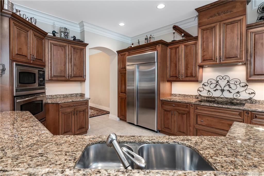 946 SE Willoughby Trace