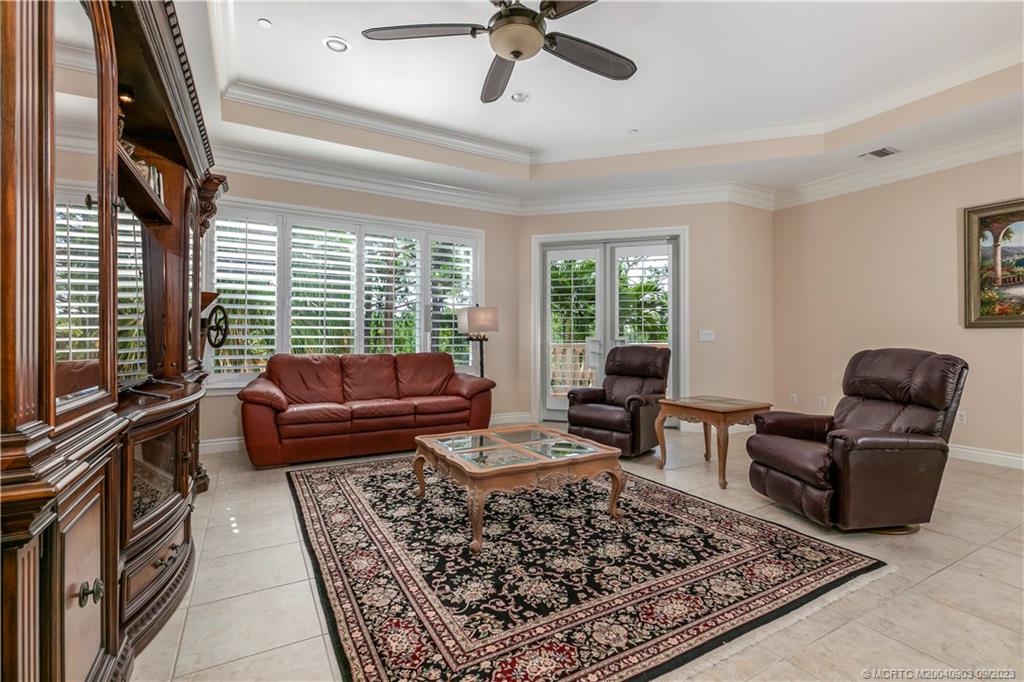 946 SE Willoughby Trace