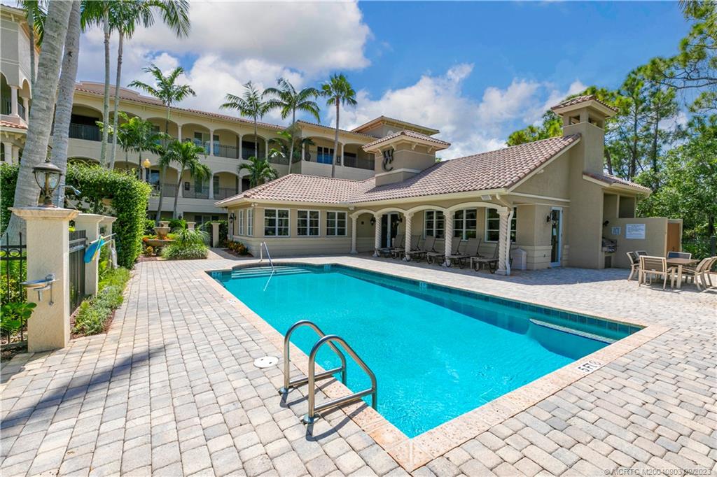 946 SE Willoughby Trace