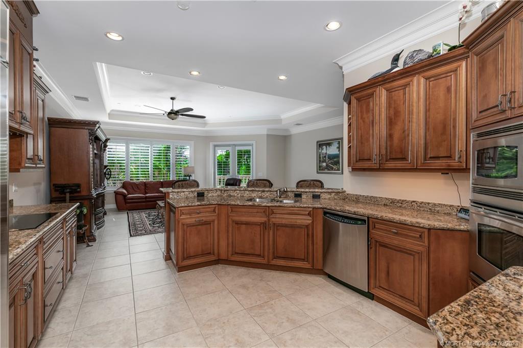 946 SE Willoughby Trace