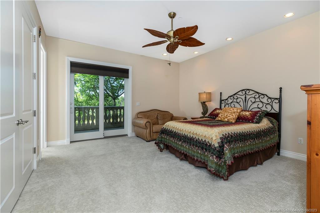 946 SE Willoughby Trace