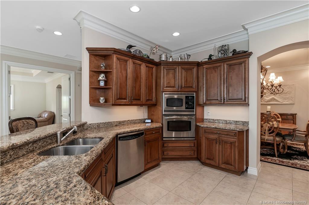 946 SE Willoughby Trace