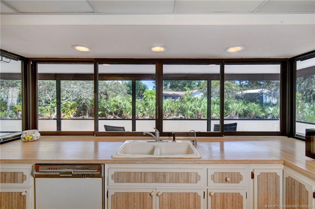 2923 NE Rosetree Drive