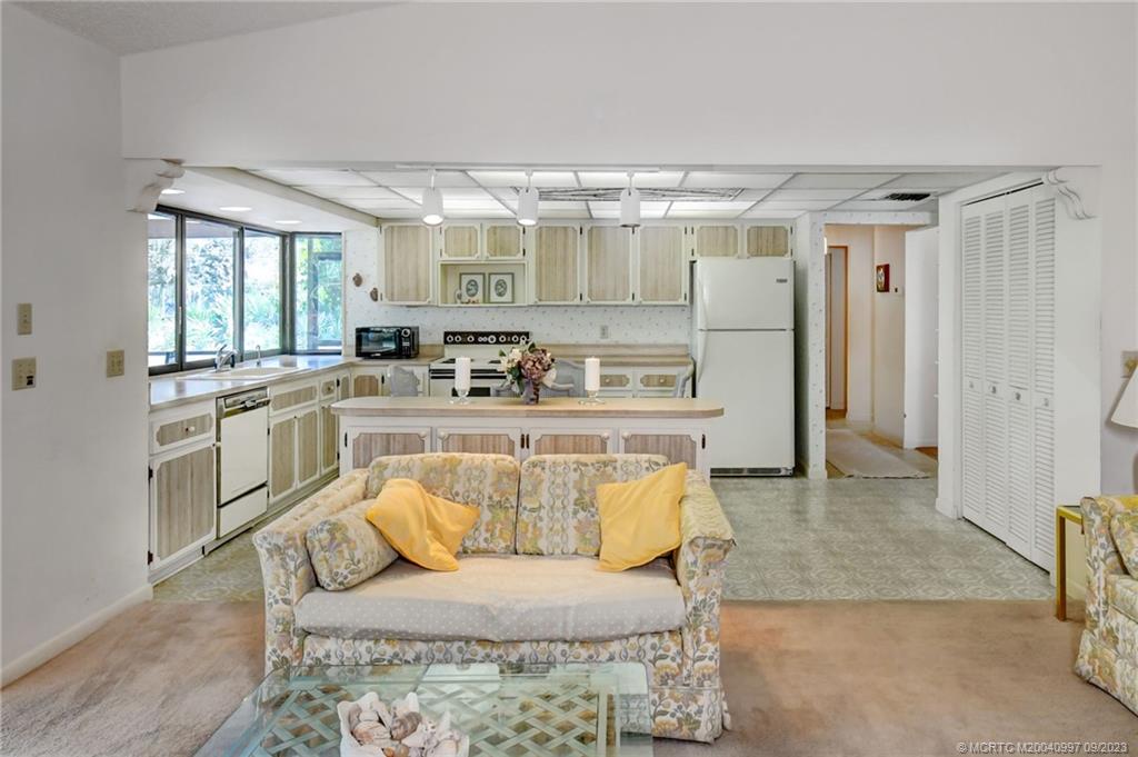 2923 NE Rosetree Drive