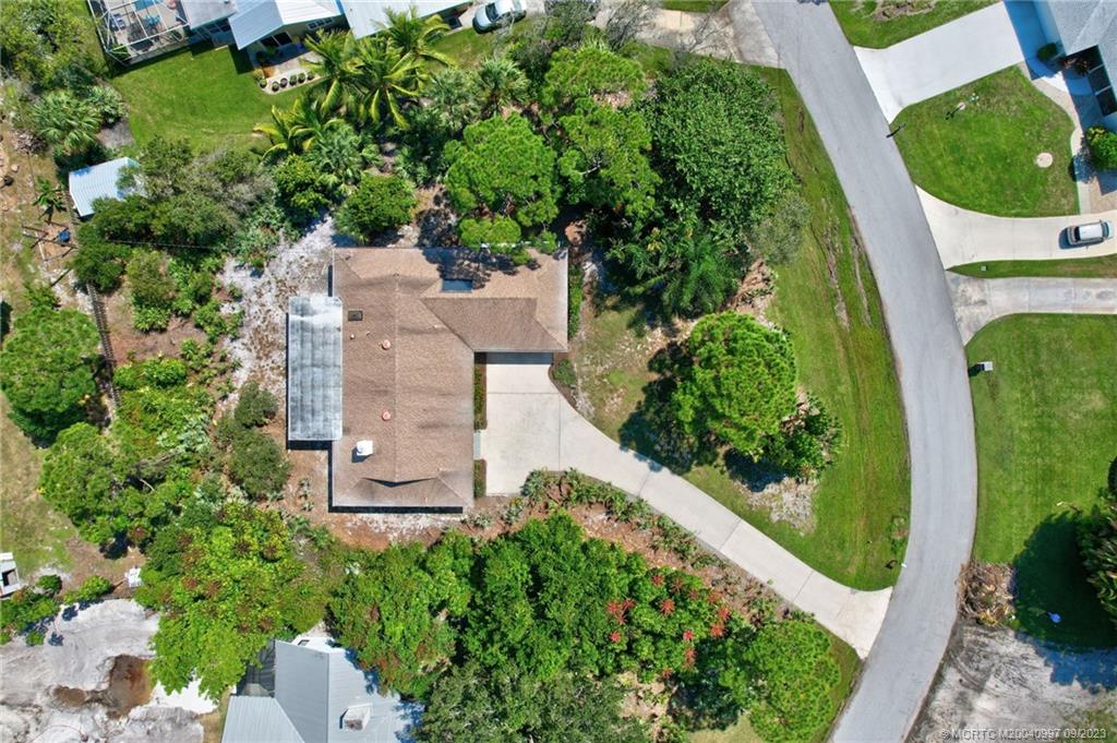 2923 NE Rosetree Drive