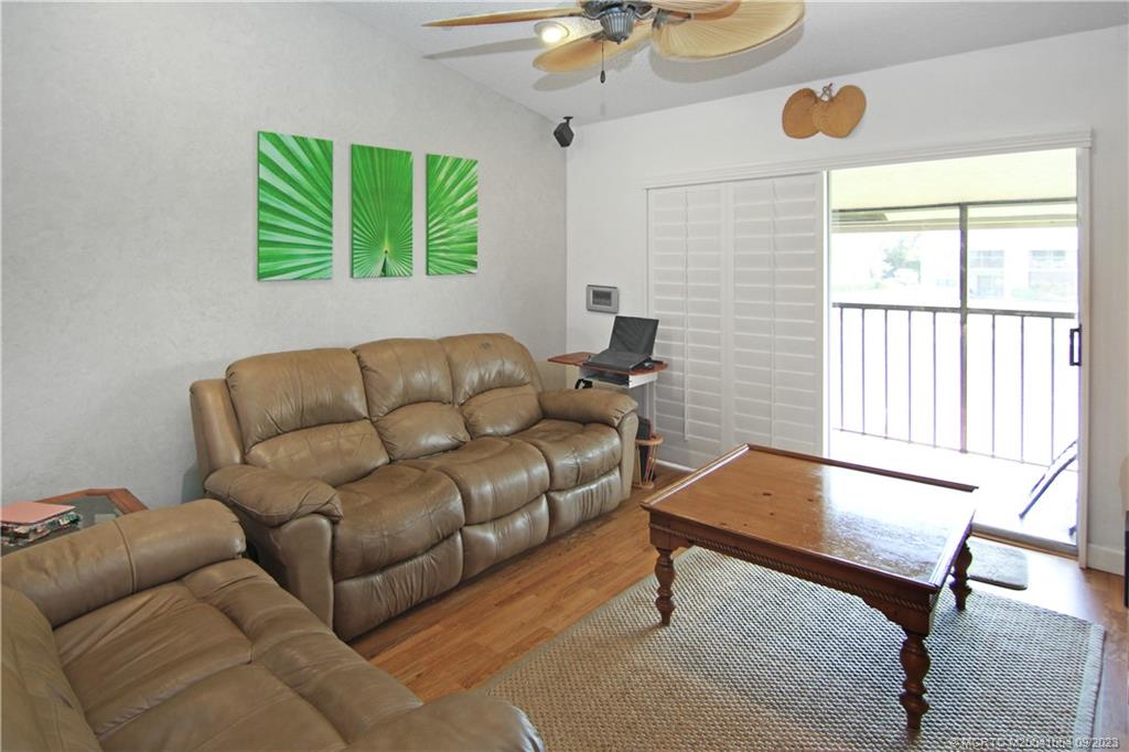 3171 SE Aster Lane 1106