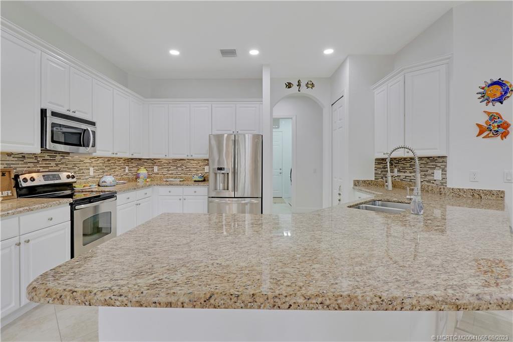 2296 NW Diamond Creek Way