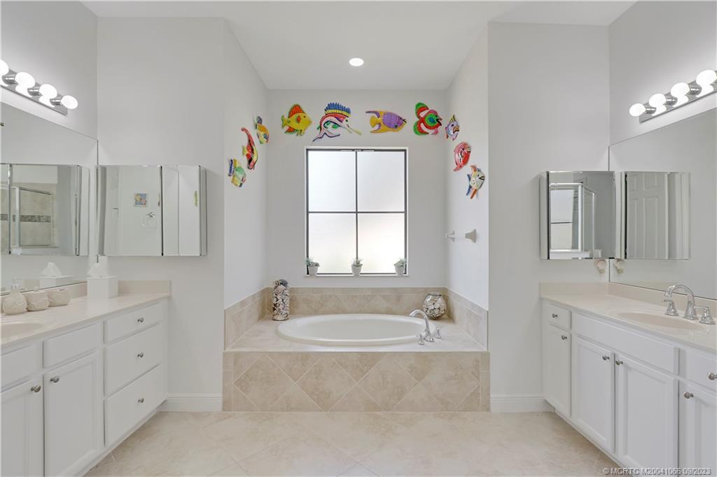 2296 NW Diamond Creek Way