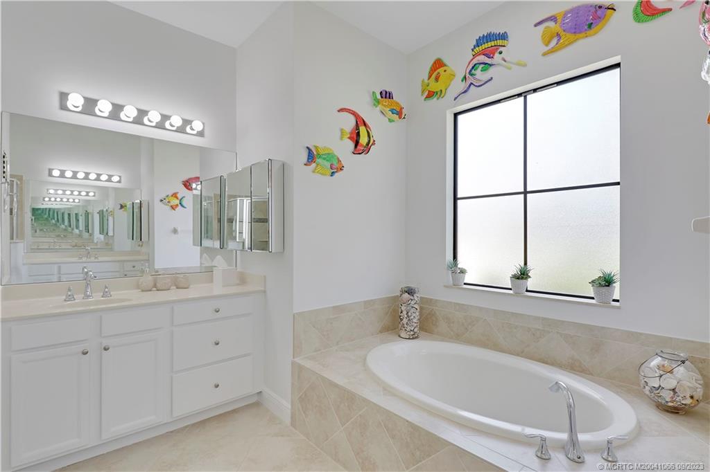 2296 NW Diamond Creek Way