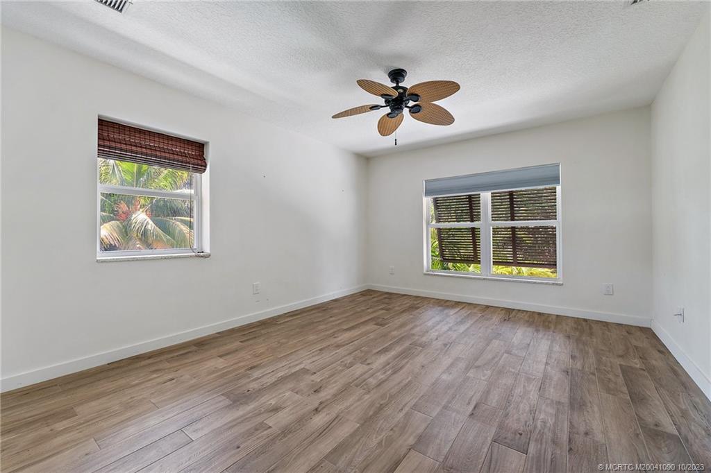 10 S Sewalls Point Road