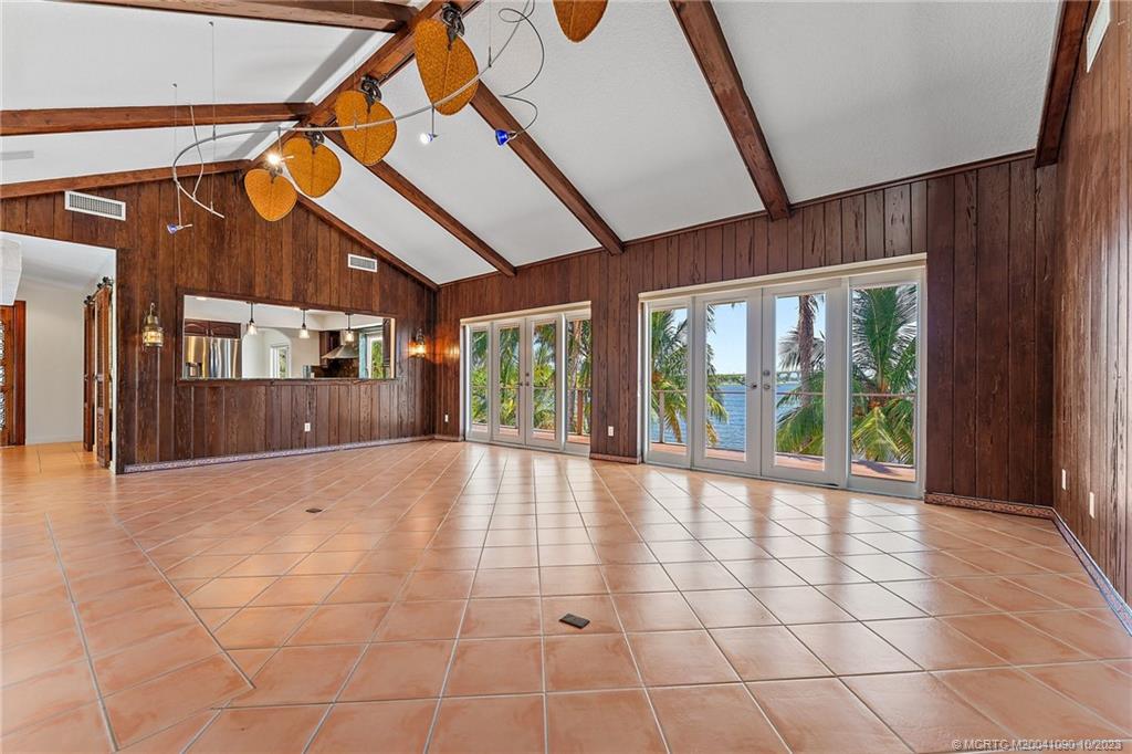 10 S Sewalls Point Road