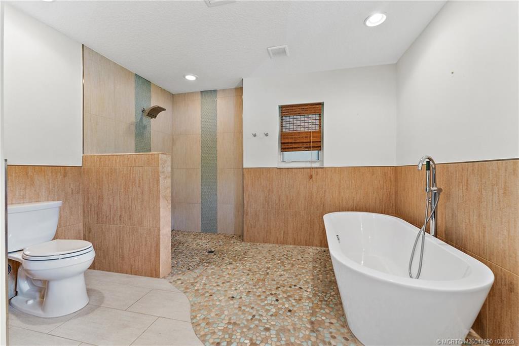 10 S Sewalls Point Road