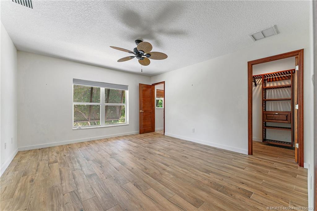 10 S Sewalls Point Road