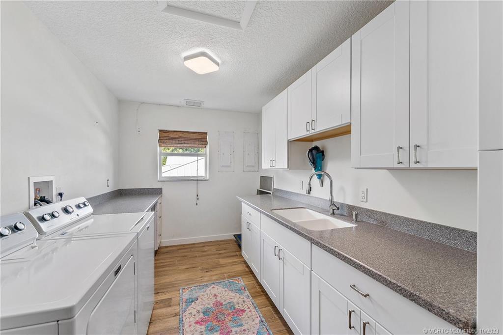 10 S Sewalls Point Road