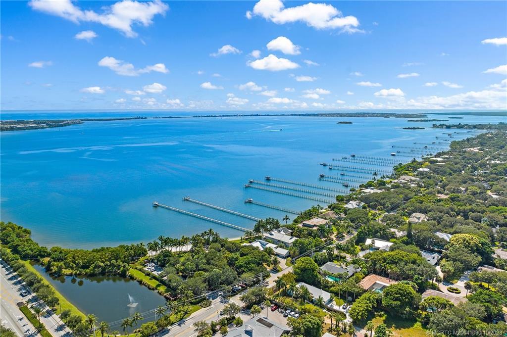 10 S Sewalls Point Road