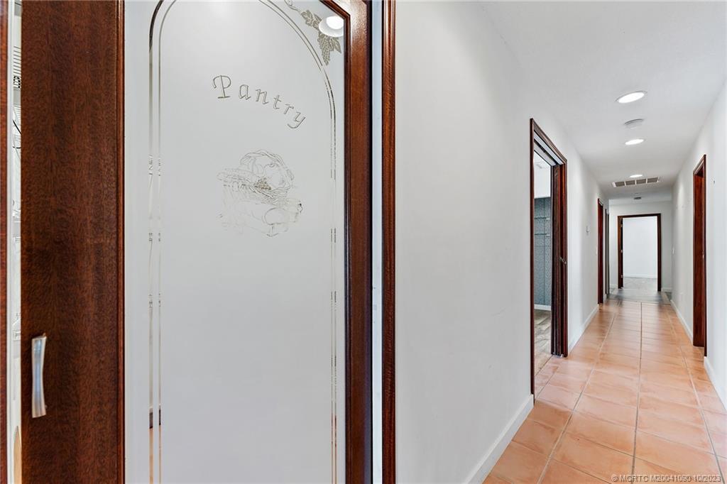 10 S Sewalls Point Road