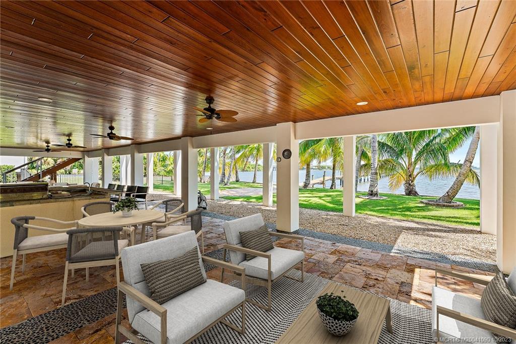 10 S Sewalls Point Road